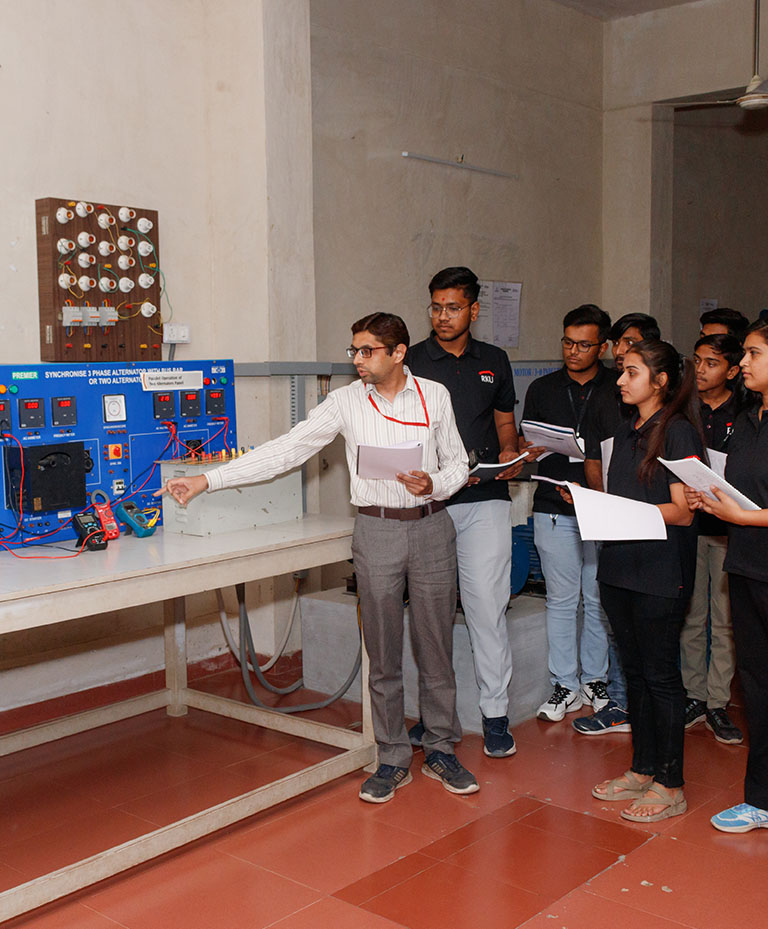 RK_University_Best_College_In_Rajkot_Gujarat_India.jpg