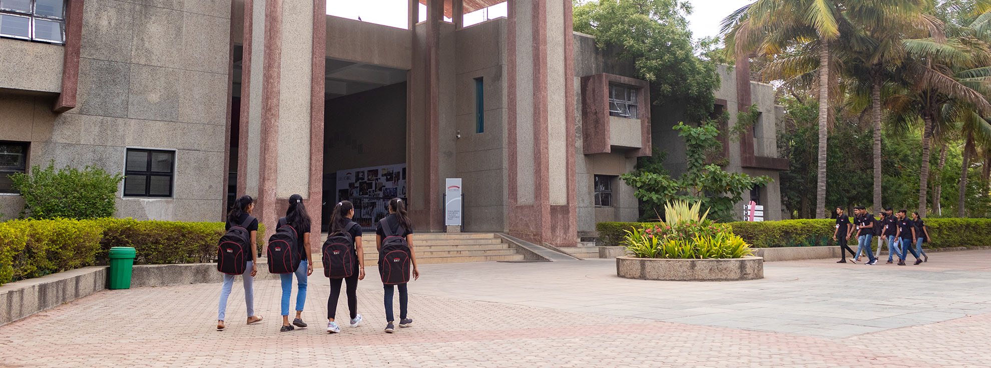 RK_University_Top_College_In_Rajkot_Gujarat_India.jpg